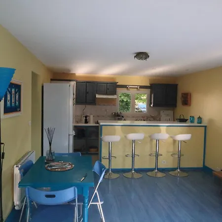 Petite Maison De Vacance Pour 6 Personnes, Quartier Calme